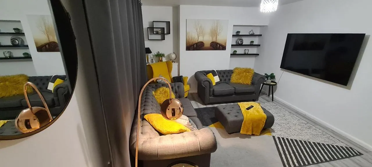 Cosy 3-Bedroom House In Aspley Nottingham Appartement